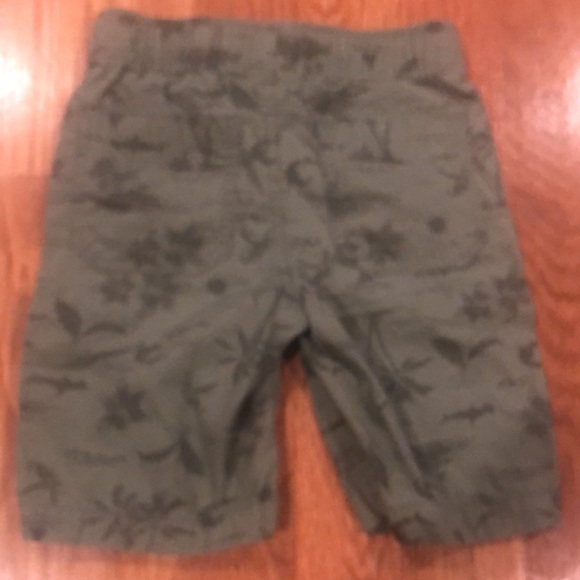 Cute kids shorts army green size 7 - Picture 2 of 3